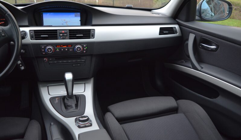 BMW 318i Touring Business | Pano | Navi | Climate  | Cruise | PDC | 17” LM. full