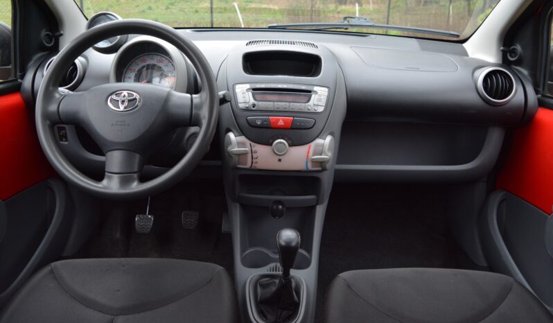 Toyota Aygo 1.0 12V | 3 drs | APK 10-2024 | 14” LM. full